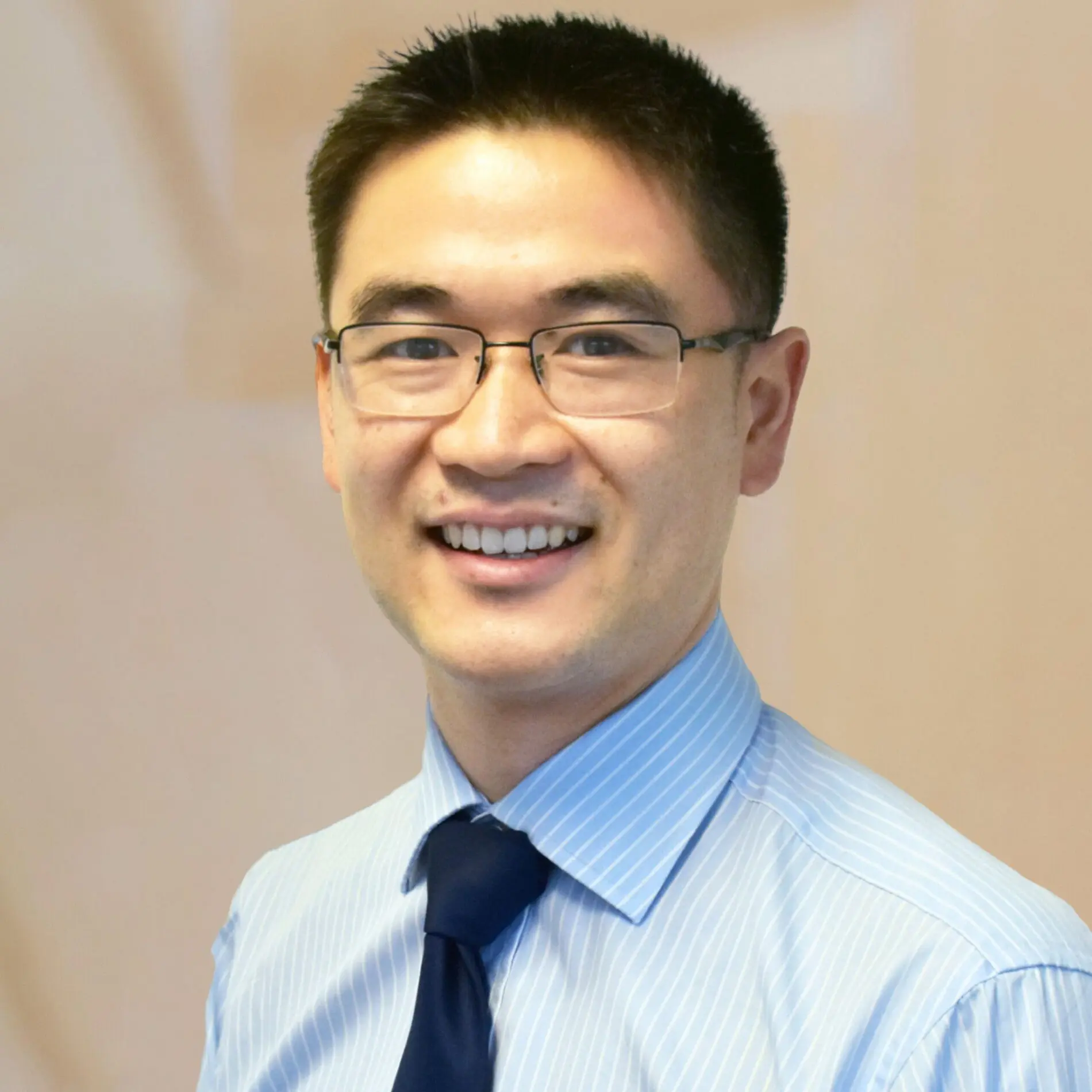 Ray Kwan headshot
